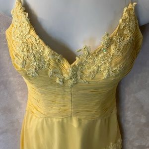 FAVIANA COUTURE Sz.4 Prom or Formal Dress